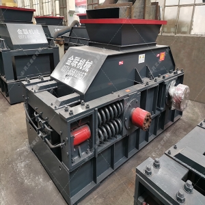 2PG1007中大型對輥式破碎機(jī)發(fā)貨圖片