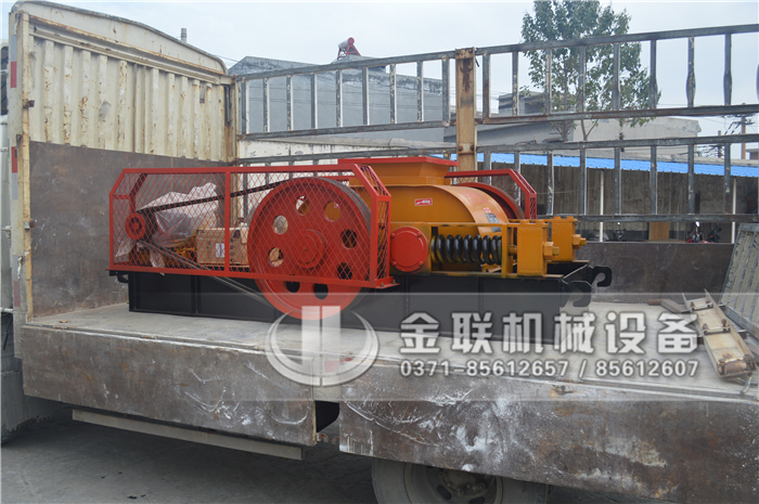 大型雙齒輥式破碎機(jī)價(jià)格是多少，生產(chǎn)能力怎么樣？