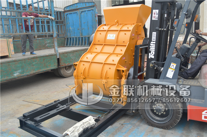 時(shí)產(chǎn)15噸煤泥粉碎機(jī)哪個(gè)廠家好，有哪些型號(hào)可選？