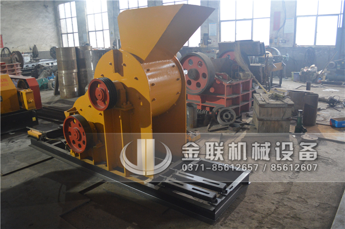 選購碎煤機(jī)用哪種機(jī)械設(shè)備好，有哪些顯著的優(yōu)勢(shì)？