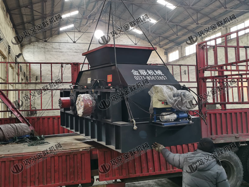 小型對(duì)輥破碎機(jī)的優(yōu)勢(shì)有哪些,都有哪些適用范圍？