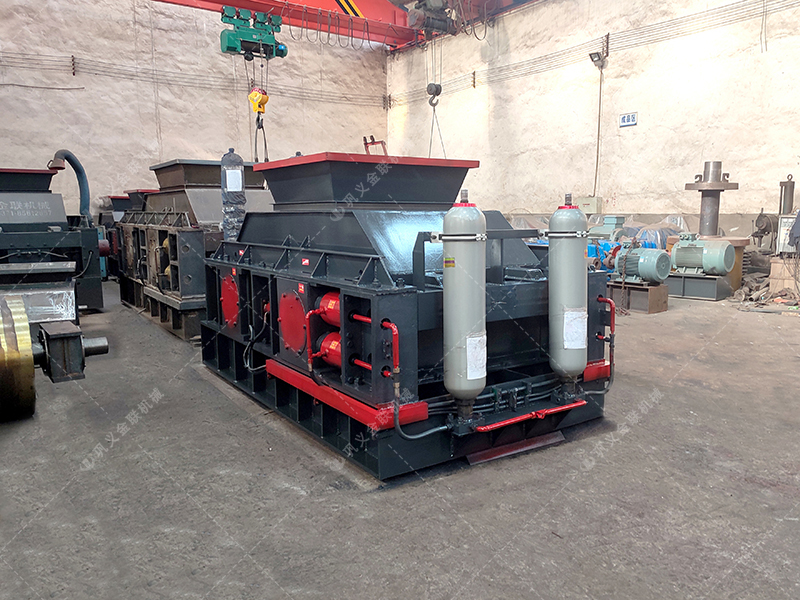 2PGY1007型全自動液壓對輥破碎機發(fā)往河北 2PGY1007型全自動液壓對輥破碎機發(fā)往河北