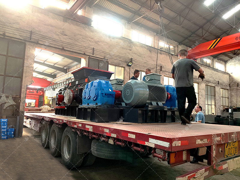 2PGY1007型全自動液壓對輥破碎機發(fā)往河北 2PGY1007型全自動液壓對輥破碎機發(fā)往河北