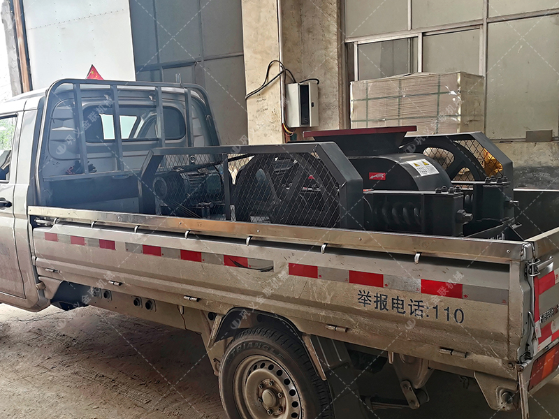 雙齒輥破碎機(jī)性能特點(diǎn)有哪些？是怎么破碎物料的？