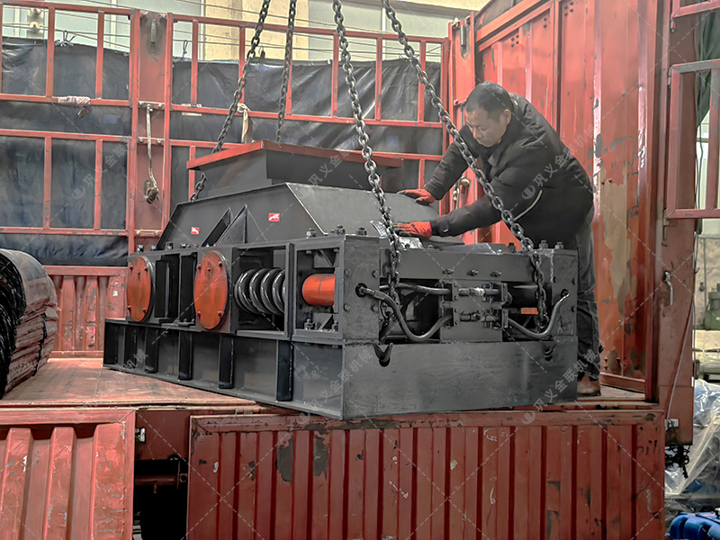 800x600型單臺對輥破碎機(jī)發(fā)貨 發(fā)往廣西 800x600型單臺對輥破碎機(jī)發(fā)貨 發(fā)往廣西