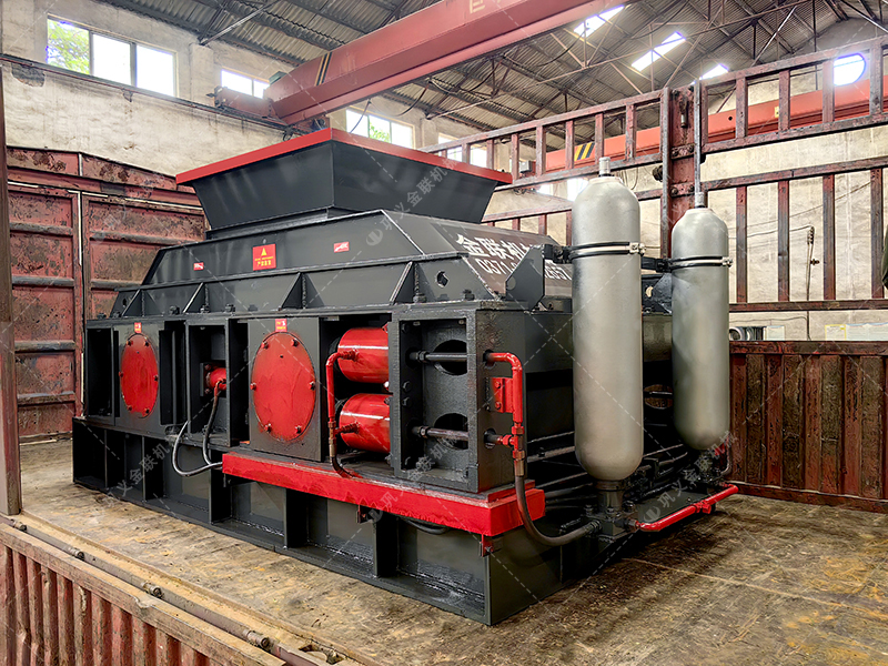 大型液壓對輥制砂機發(fā)貨 2PG1208制砂機發(fā)往山東 大型液壓對輥制砂機發(fā)貨 2PG1208制砂機發(fā)往山東