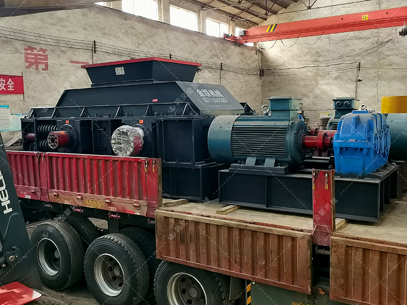 1500x1000型對輥制砂機 大型制砂機發(fā)往內蒙古 1500x1000型對輥制砂機 大型制砂機發(fā)往內蒙古
