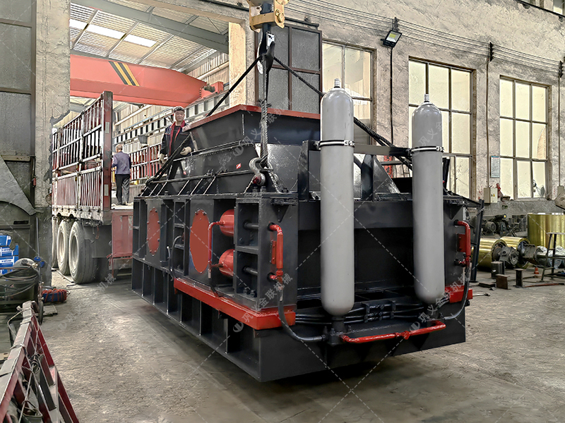 2PG1500x1000大型液壓對輥破碎機(jī)第二臺發(fā)往云南昆明 2PG1500x1000大型液壓對輥破碎機(jī)第二臺發(fā)往云南昆明