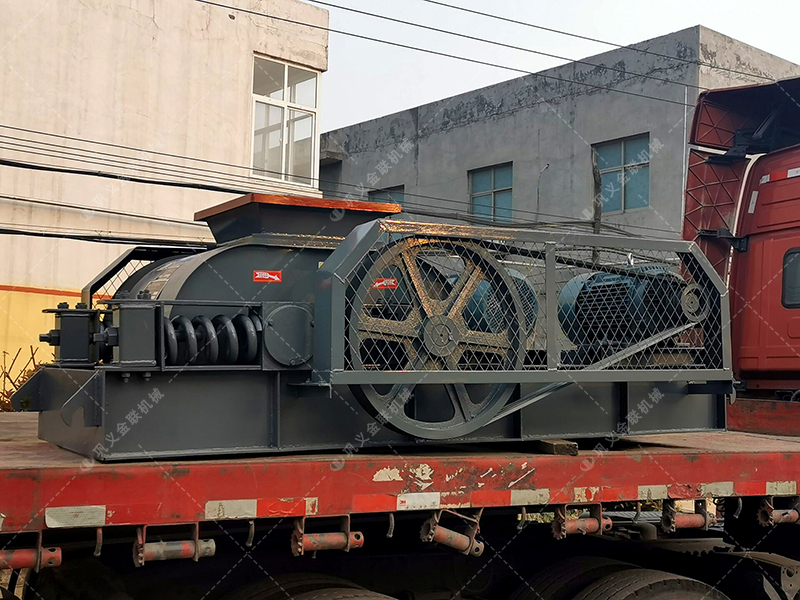 2pgc小型雙齒輥破碎機(jī)發(fā)貨圖片_發(fā)往四川攀枝花_粉碎焦炭 2pgc小型雙齒輥破碎機(jī)發(fā)貨圖片_發(fā)往四川攀枝花_粉碎焦炭
