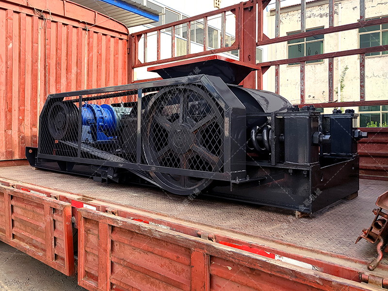 2PG610X400對輥破碎機(jī)發(fā)貨圖片_發(fā)往福建龍巖_鵝卵石制沙