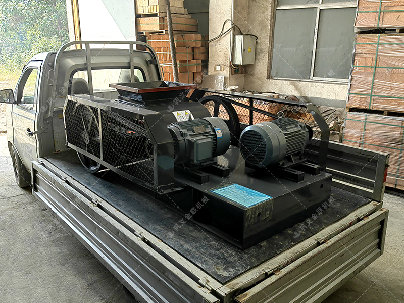 2pgc450*500雙齒輥破碎機(jī)發(fā)貨圖片_發(fā)往內(nèi)蒙古赤峰_破碎煤 2pgc450*500雙齒輥破碎機(jī)發(fā)貨圖片_發(fā)往內(nèi)蒙古赤峰_破碎煤