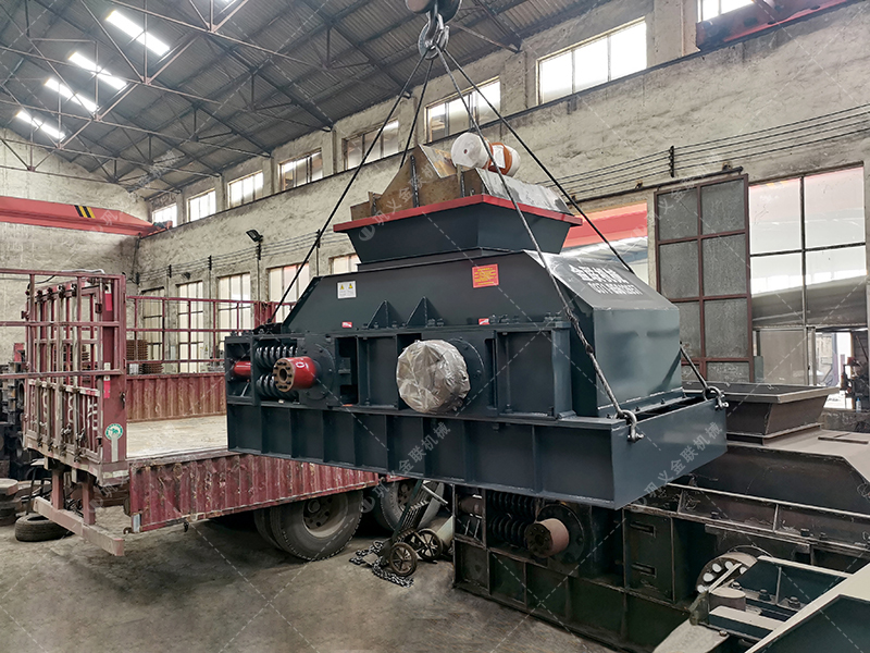 2PG1000X700對輥破碎機發(fā)貨圖片_發(fā)往湖北恩施_鵝卵石制砂 2PG1000X700對輥破碎機發(fā)貨圖片_發(fā)往湖北恩施_鵝卵石制砂