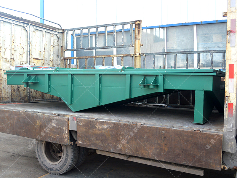 1535兩層直線振動篩發(fā)貨圖片_發(fā)往吉林長春_篩石英砂 1535兩層直線振動篩發(fā)貨圖片_發(fā)往吉林長春_篩石英砂