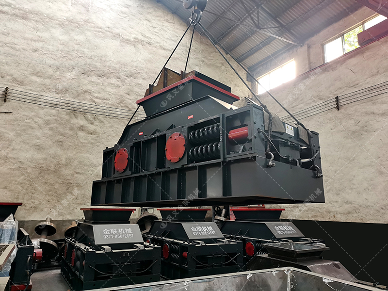 2PG1000X700連軸式對輥破碎機發(fā)貨圖片_發(fā)往廣東湛江_玄武巖制砂 2PG1000X700連軸式對輥破碎機發(fā)貨圖片_發(fā)往廣東湛江_玄武巖制砂