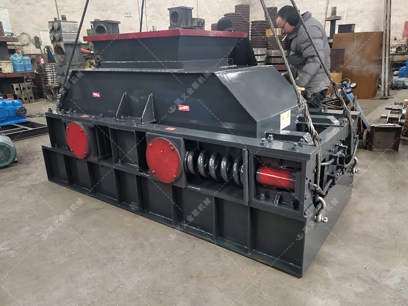 對輥制砂機從破碎到成品砂的生產(chǎn)過程是什么樣的？