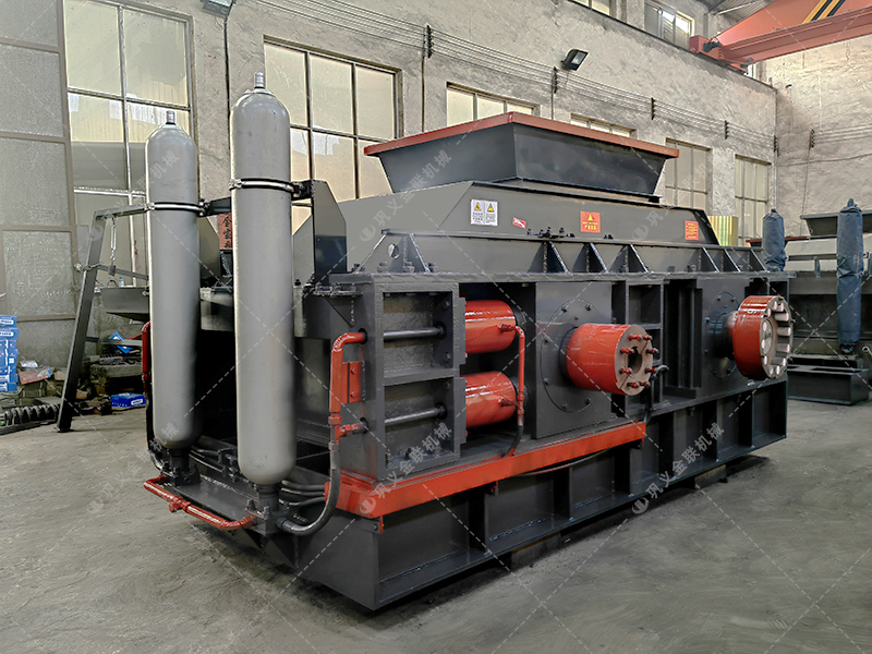 重型液壓對(duì)輥制砂機(jī)穩(wěn)定輸出，為大型工程保駕護(hù)航