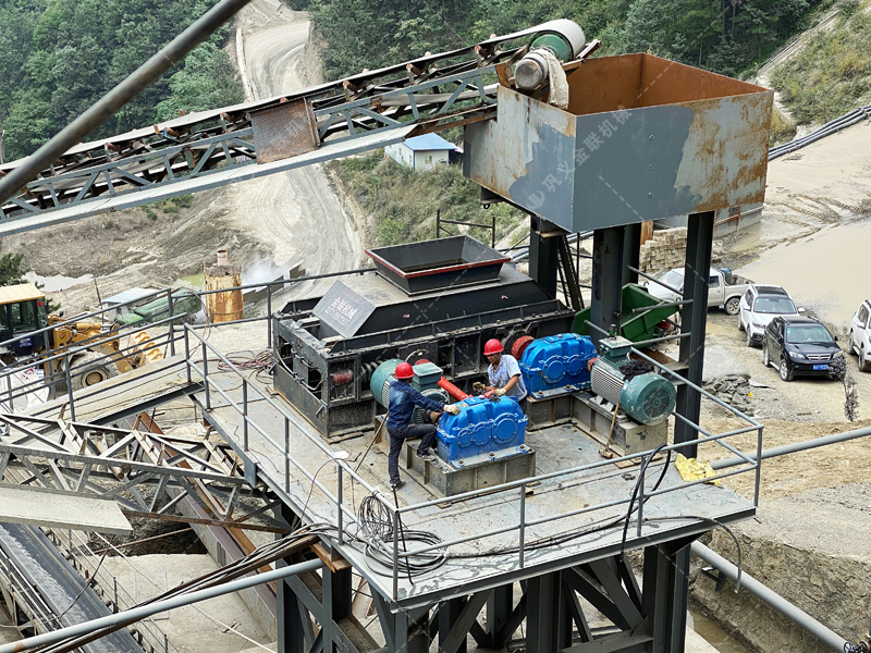 傳統(tǒng)破碎生產(chǎn)線為何要加裝對(duì)輥破碎機(jī)作為終破設(shè)備？