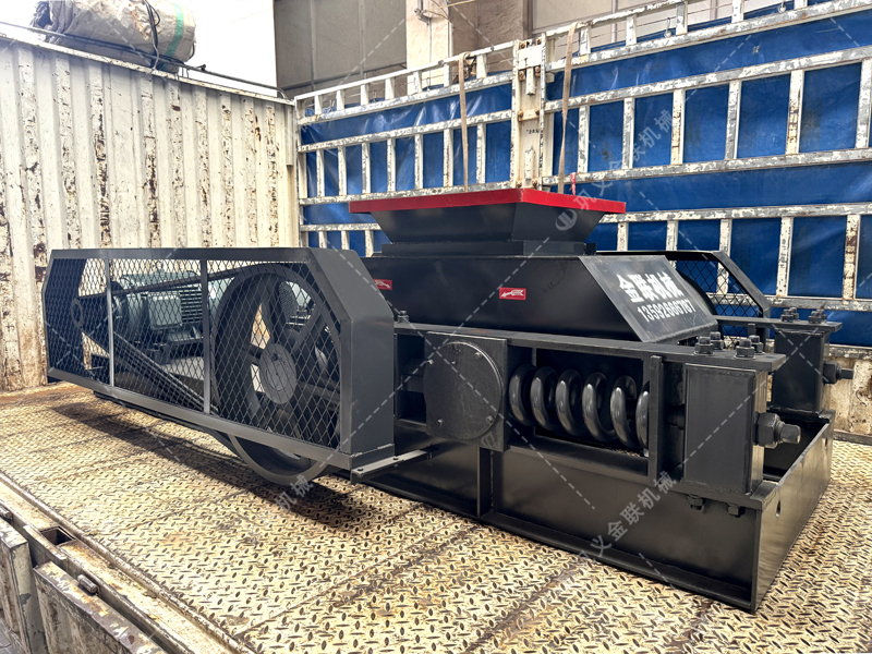 高碳硅鐵特別脆？防過粉碎雙齒輥有何特殊設計？